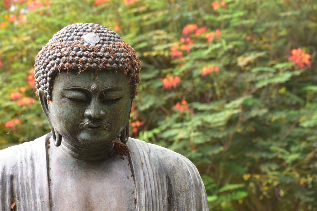 a statue of a person